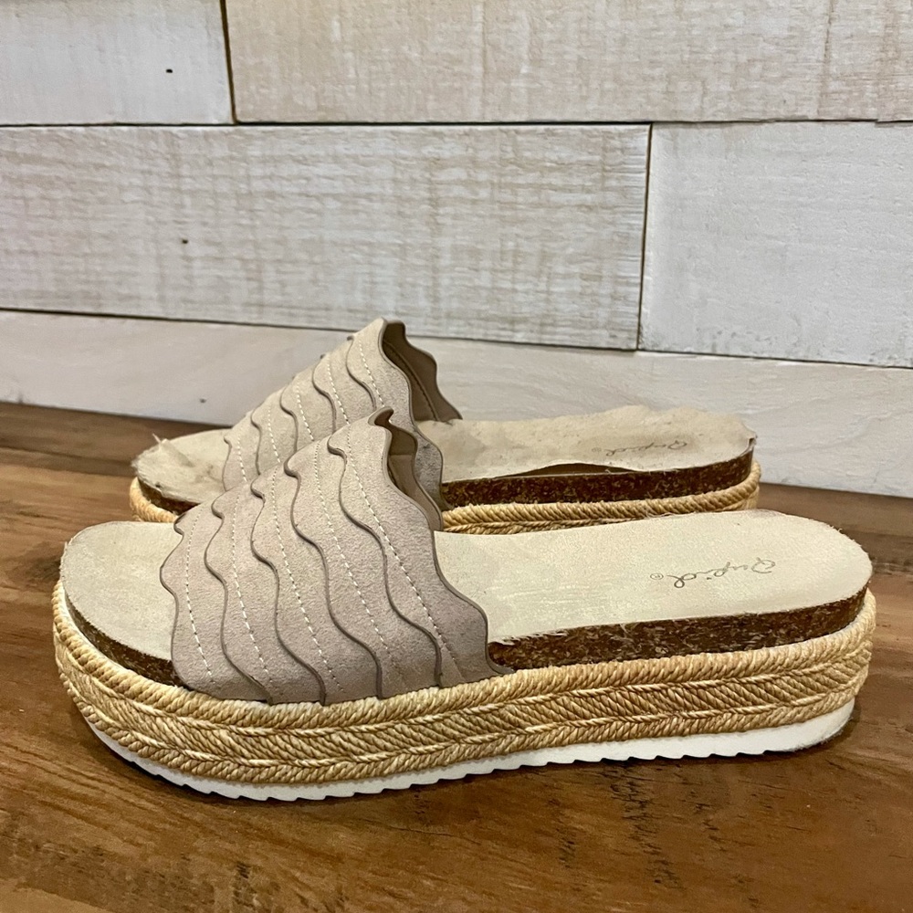 BOGO!💕Qupid💕 Platform Sandals